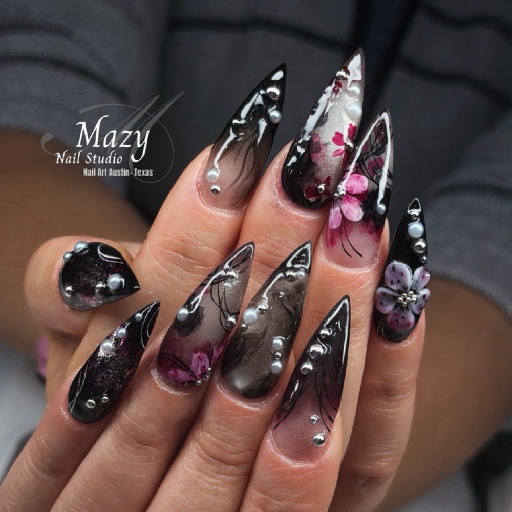 Nail work by Mazy Nail Studio